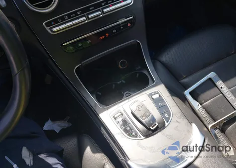 2020 Mercedes-Benz Glc 300 z USA, uszkodzony, nr VIN WDC0G8DB8LF723953